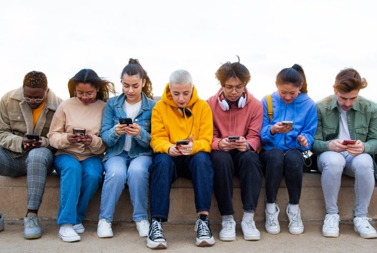 Invloed Social Media Op Jongeren