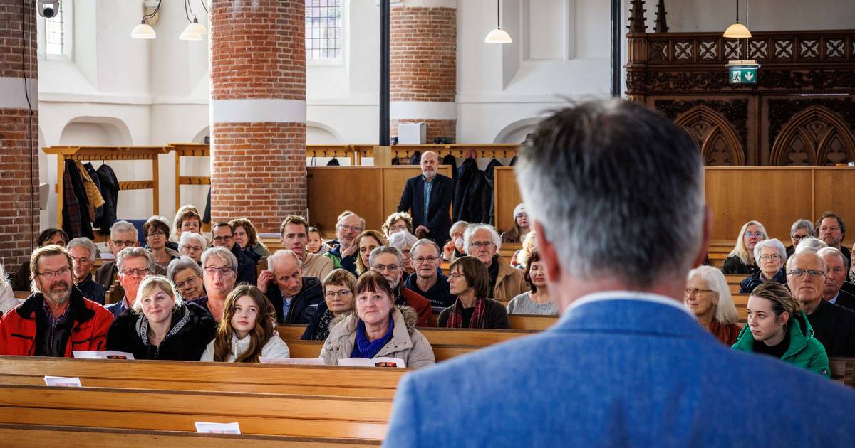De kerkdienst in Steenwijk is volledig in het Oekraïens: ‘Best een - De Mewmt Kerkdienst
