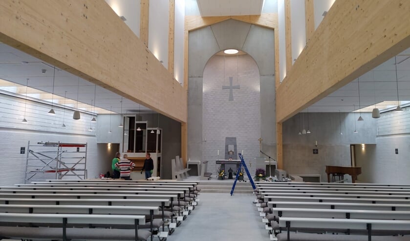 De nieuwe katholieke kerk van Almere ontstijgt het profane. ‘Het gebouw - Kerk In Almere Stad