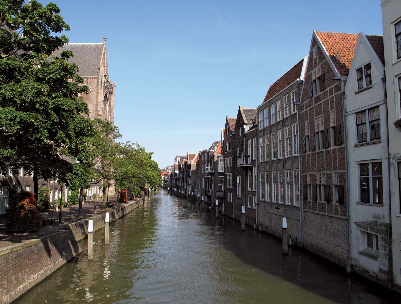 Dordrecht | Medieval, Harbor, Trading | Britannica - Dordrecht Veer Kop Van T Land