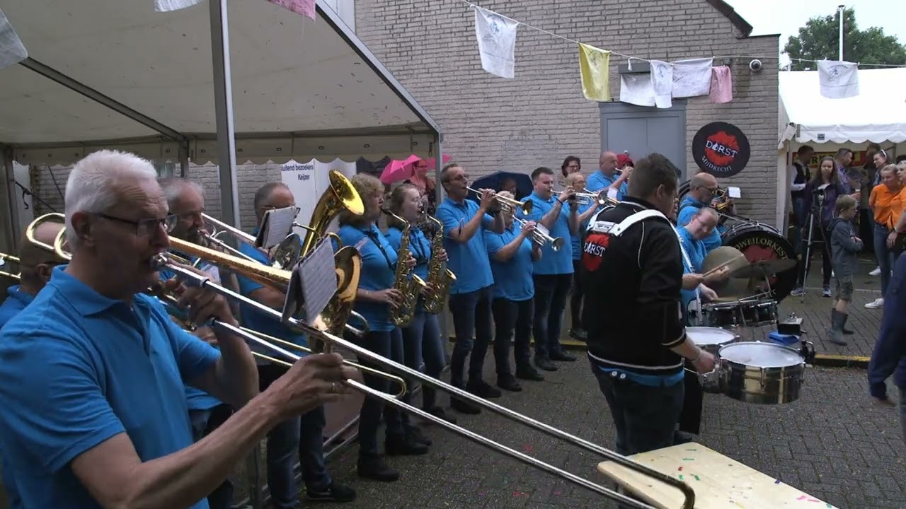 DORST Mijdrecht Dweilen Tussen De Plassen 5 juni 2022 Leimuiden - YouTube - Veel Dorst En Veel Plassen