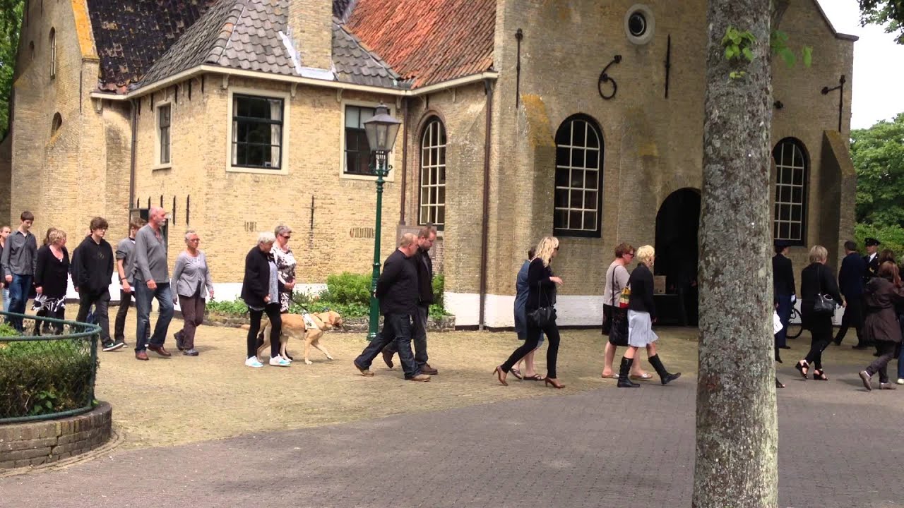 Hoed Op In De Kerk