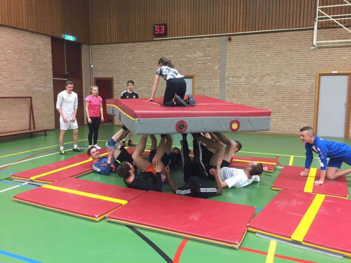 Draai de mat | Lessen lichamelijke opvoeding, Gymnastiekspellen - Competitie Met Lange Mannen 3 Letters