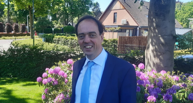 Ds. B. Jongeneel ziet uit naar einde coronacrisis - Cvandaag.nl - Ds B Jongeneel Lunteren
