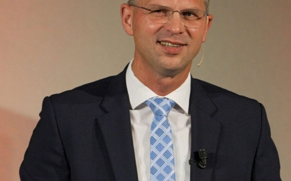 Ds. Hak doet intrede in hervormd Groot-Ammers - Ds Hak Groot Ammers