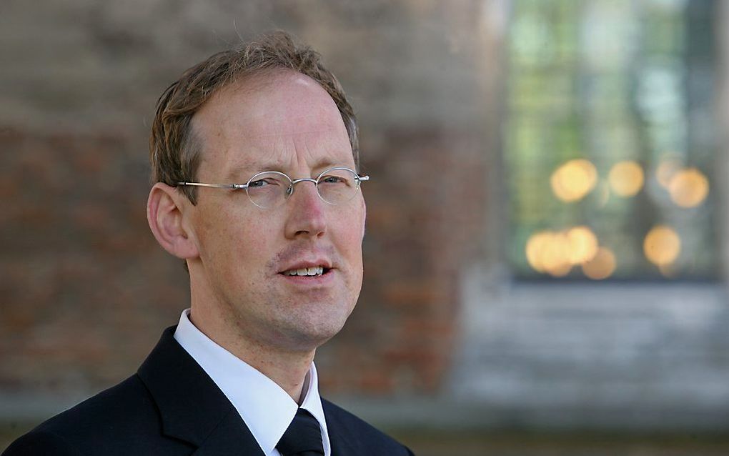 Ds. J. C. den Ouden doet intrede in hhg Sint-Maartensdijk - Ds Den Ouden Leerbroek