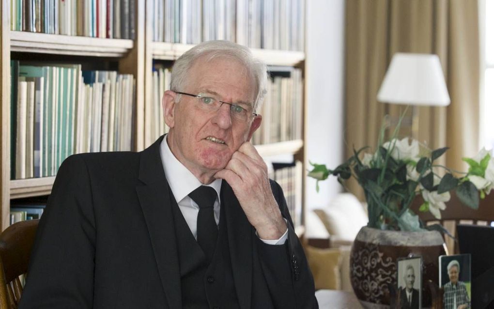 Ds. J. Schipper met emeritaat: Ouder worden is inleveren en loslaten - Ds J Schipper Overleden