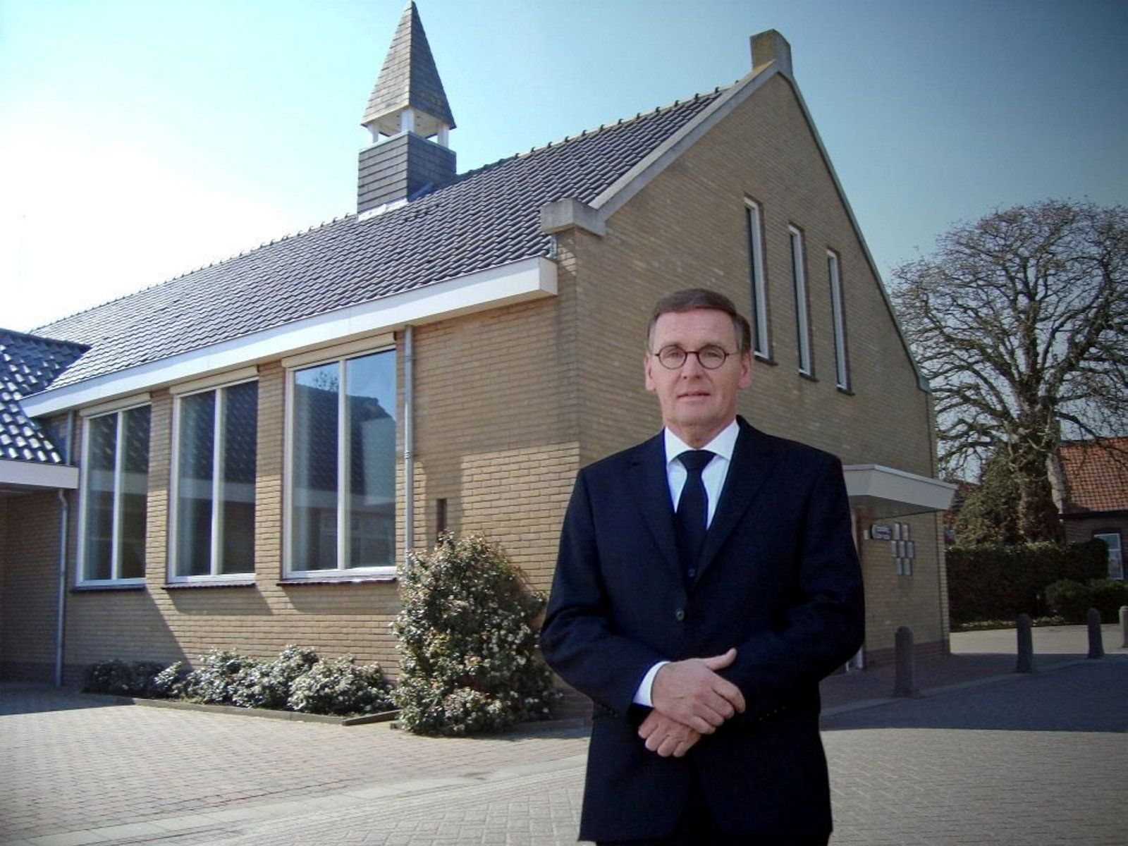 Ds. Pater (Ouddorp) neemt beroep aan naar gg Waardenburg - Ds Henk J Hhg Ouddorp
