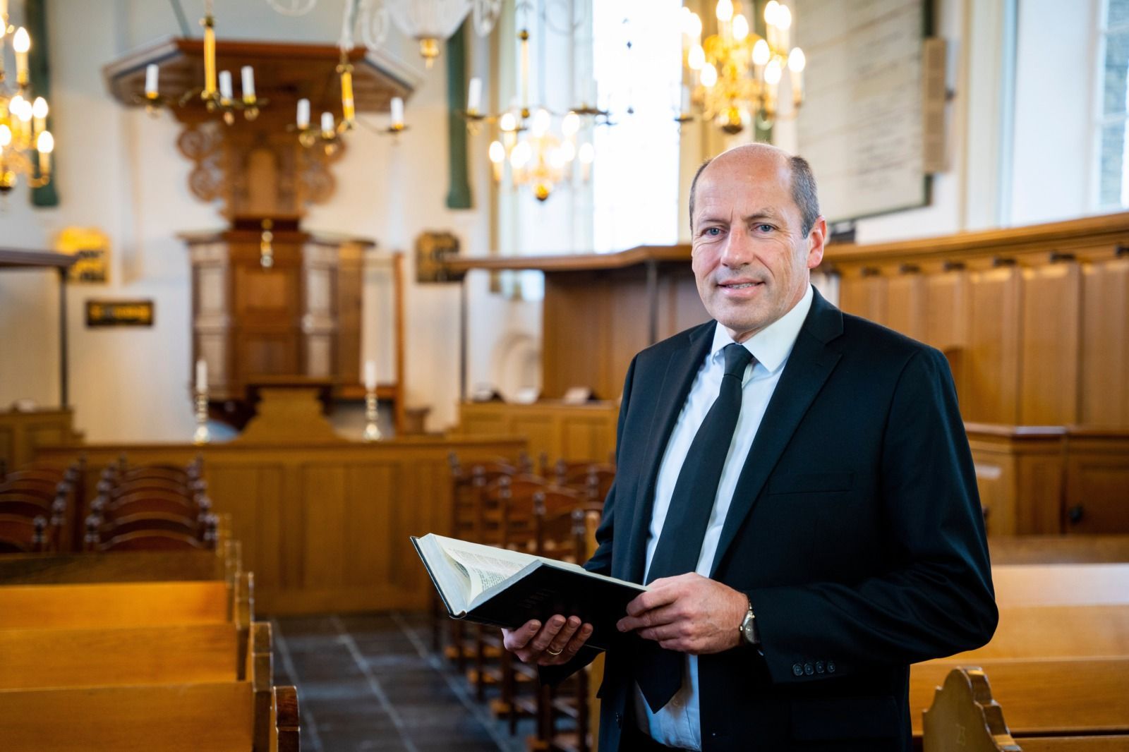 Ds. Van den Berg 25 jaar predikant: in drie werelddelen - Ds C Van Den Berg Gouda