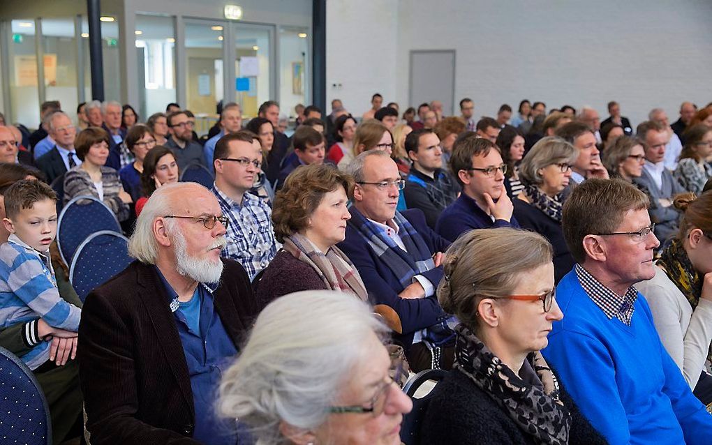 Ds. Van den Brink op evangelisatiedag HHK: Met argumenteren bereik je - Ds Van Den Brink Hhk