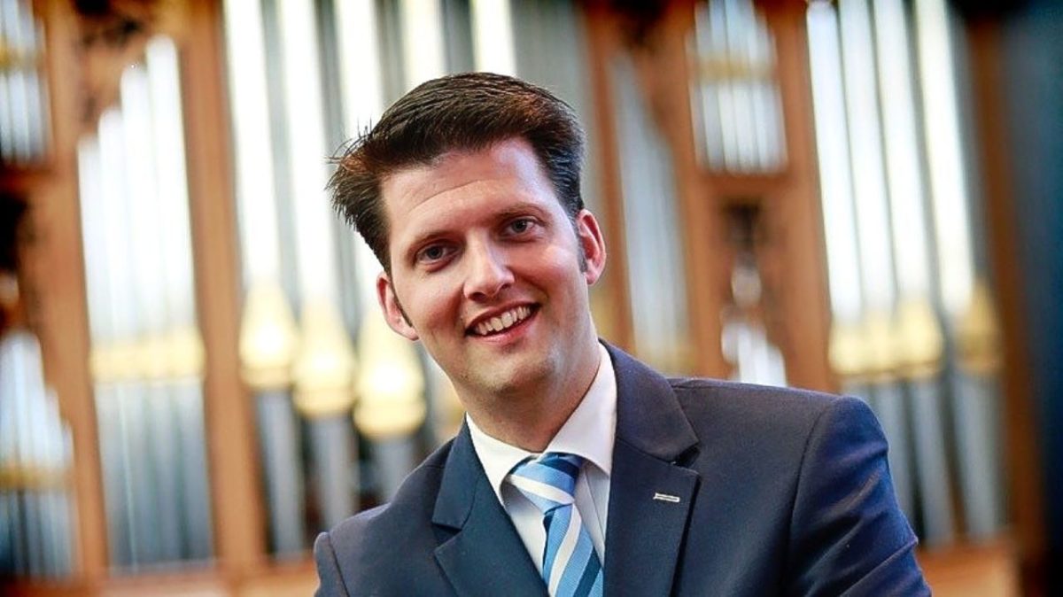 Ds C R Van Der Toorn