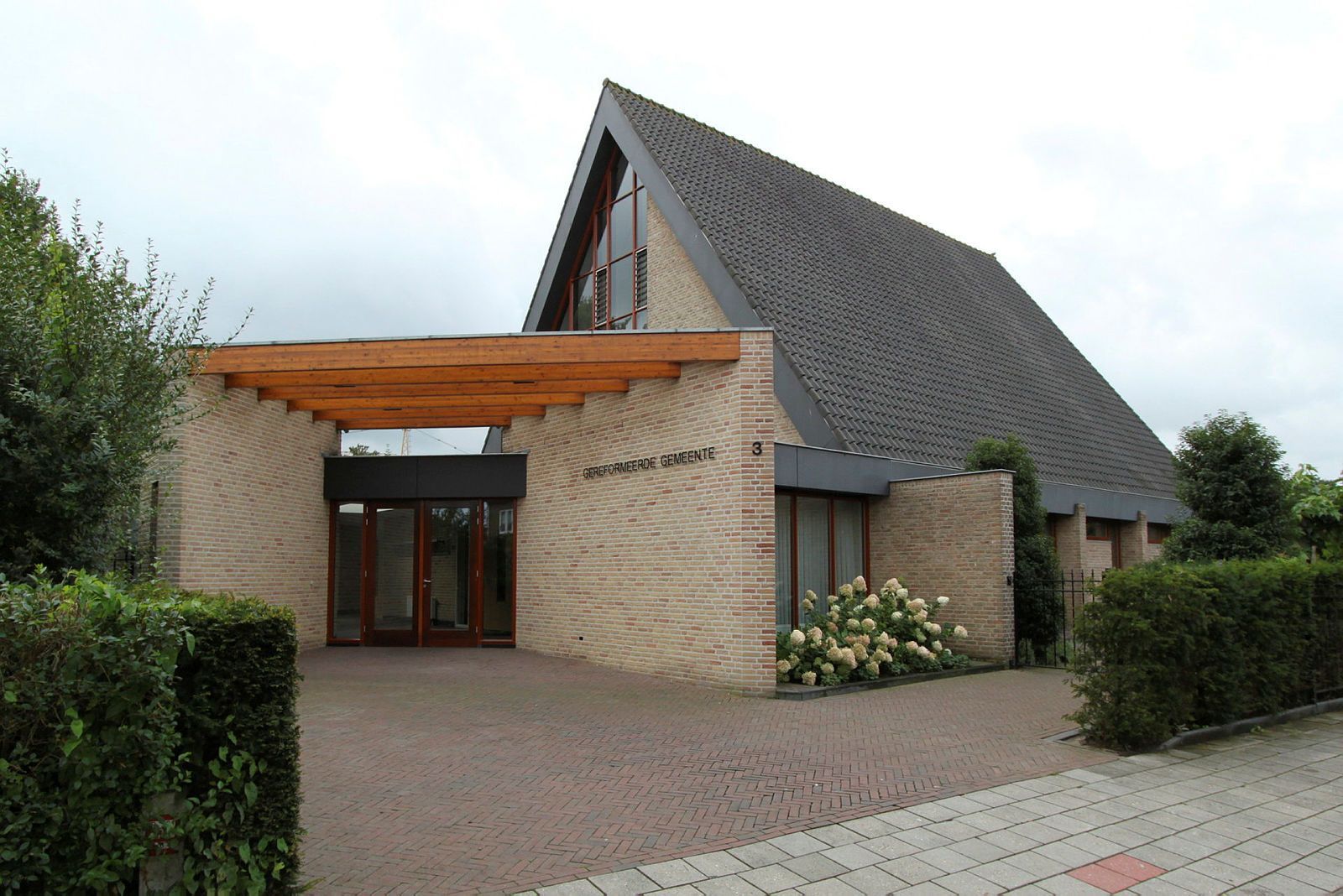 Ds. Van Nieuw Amerongen neemt beroep aan naar gg Nijkerk - Ds Van Nieuw Amerongen