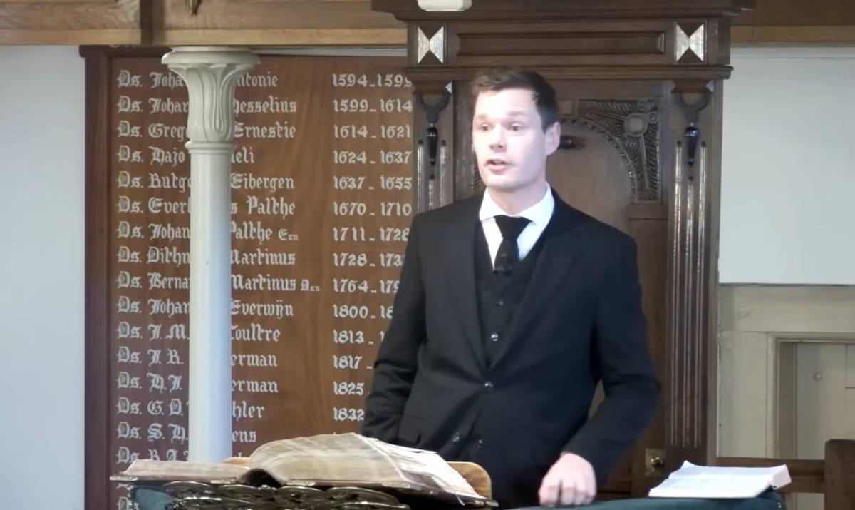 Ds. Van Zanden vraagt zich af of christenen bij commerciële bedrijven - Ds G Van Der Zanden