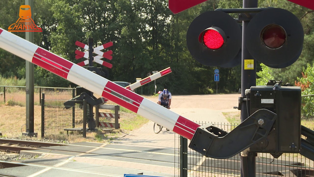 DUTCH RAILROAD CROSSING - Bennekom - Bosbeekweg - YouTube - Natuurvriendenhuis De Bosbeek Bosbeekweg Bennekom