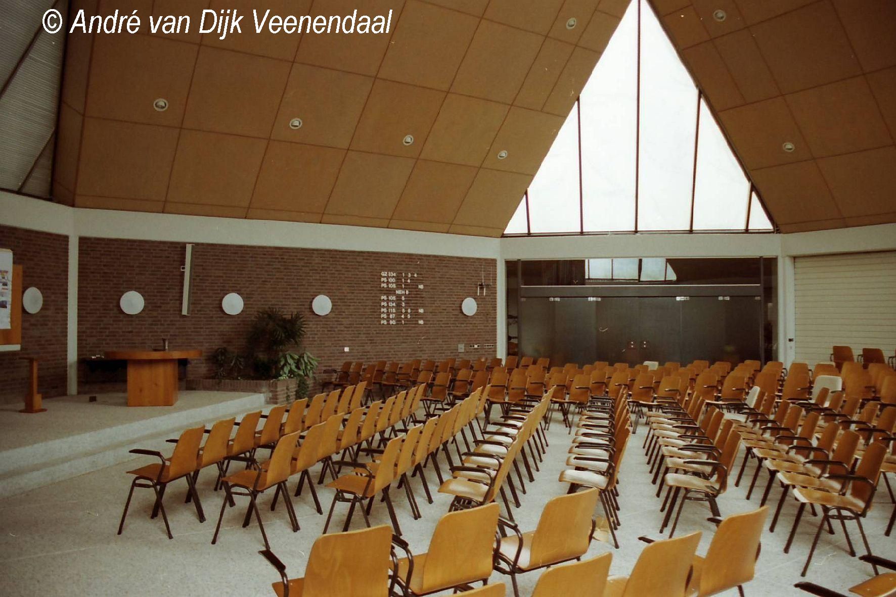 Ede, Heyendaal 10 - De Ark - Reliwiki - De Ark Ede Kerkdienst