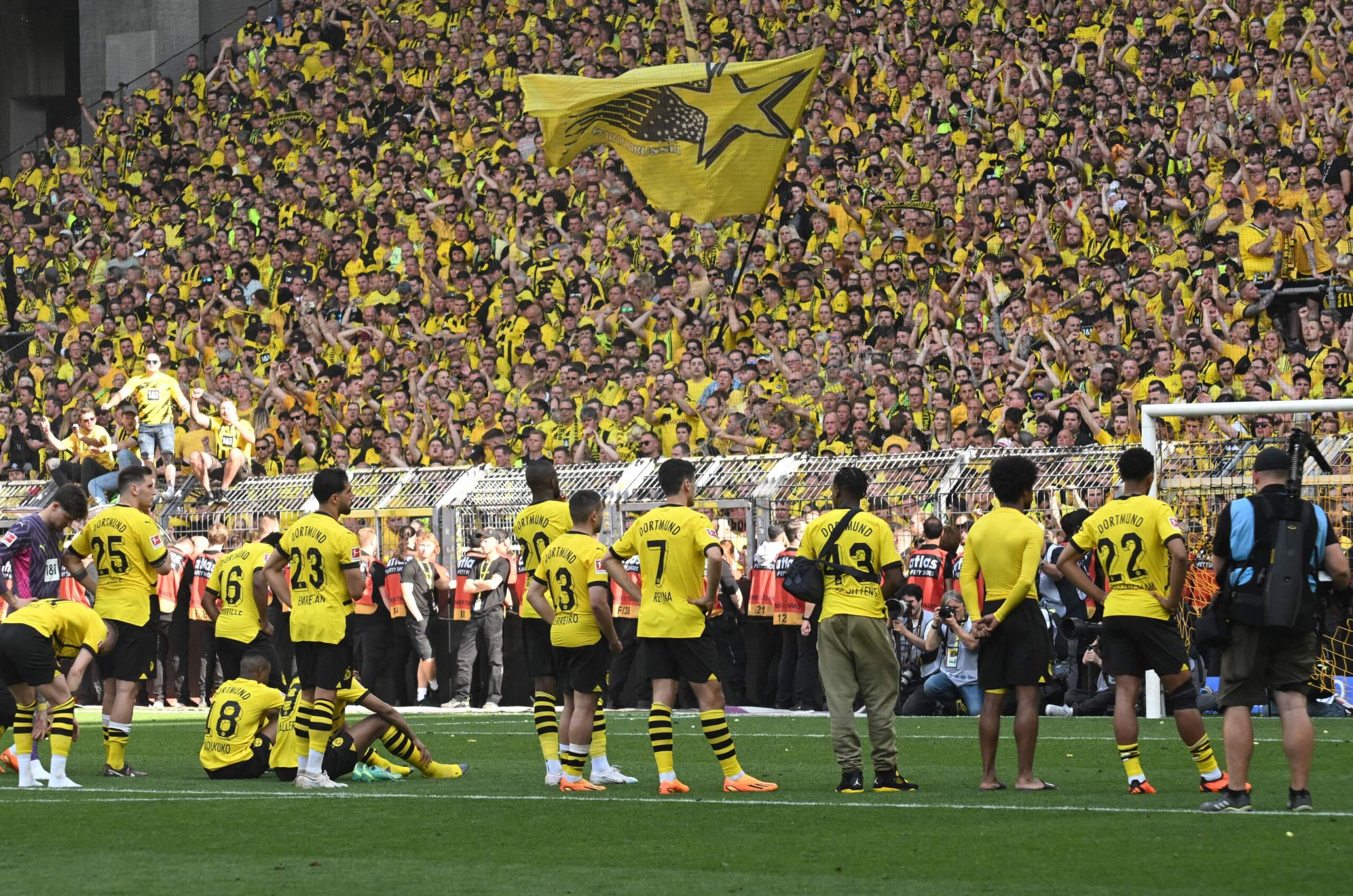 EdwinaAbigayle - Waar Staat Bvb Voor Bij Dortmund