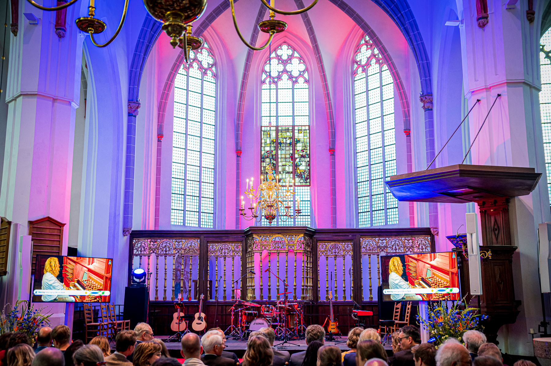 Een jaar hoopvol onderweg - Nederlandse Gereformeerde Kerken - Hoelaat Begint De Kerk
