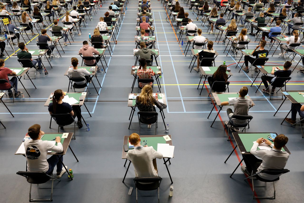 Eerste eindexamendag voor middelbare scholieren - NRC - Hoe Wordt Eindcijfer Middelbare School Berekend