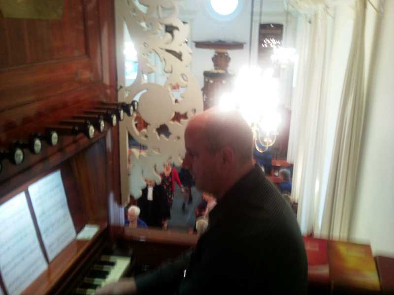 Eerste keer orgelspel tijdens kerkdienst - Familie Molenaar - De Eerste Keer Orgel In Kerkdienst Spelen