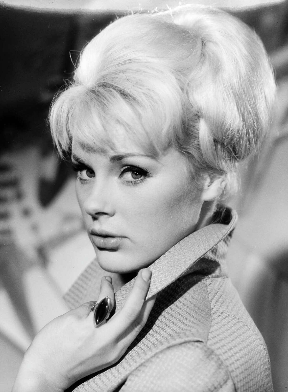 Elke Sommer - Elke Dag Een Appel En Een Banaan