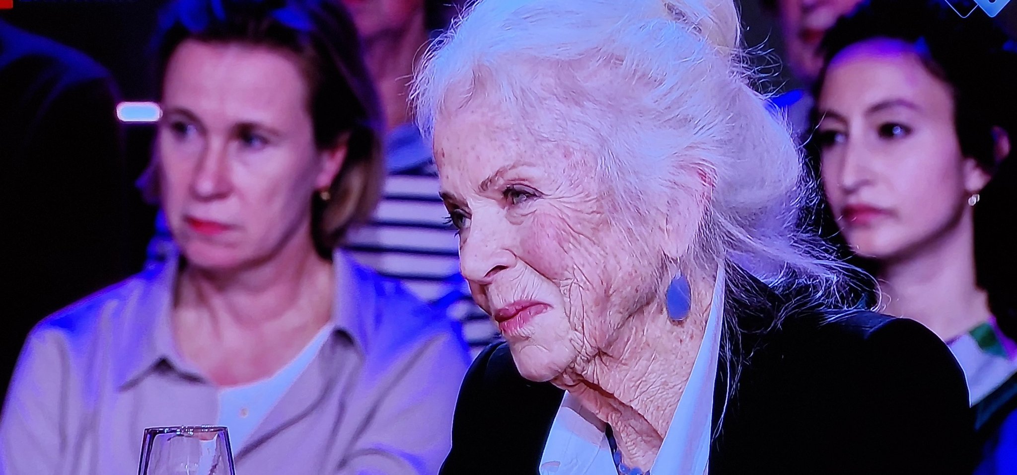 Elsschot 🇳🇱🇪🇺🇺🇦 on Twitter: "Het blijft een groot plezier om Sonja - Welk Verhaal Van Elsschot Kreeg Een Vervolg Met Het Been