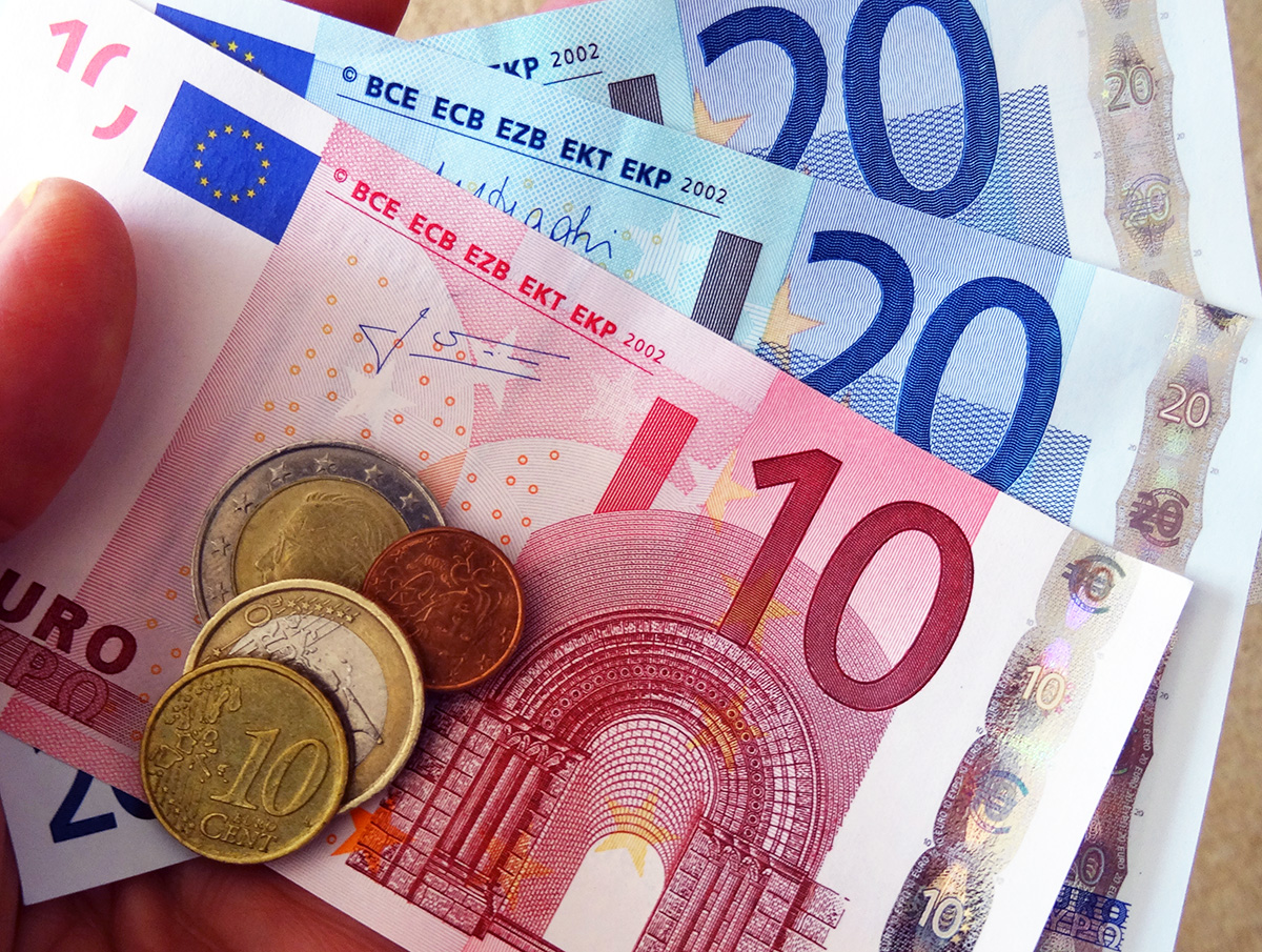 Eurozone: positive inflation – The Sloman Economics News Site - In Welk Jaar Werd De Euro Ingevoerd