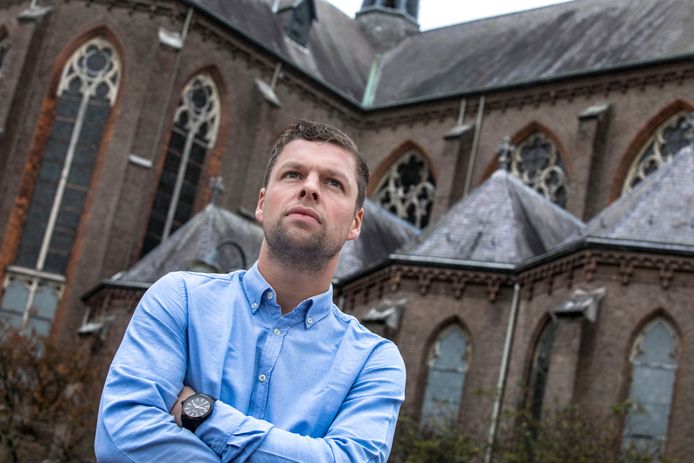 ‘Even’ uitschrijven zit er bij kerk niet in | Eindhoven | ed.nl - Uitschrijven Bij De Kerk