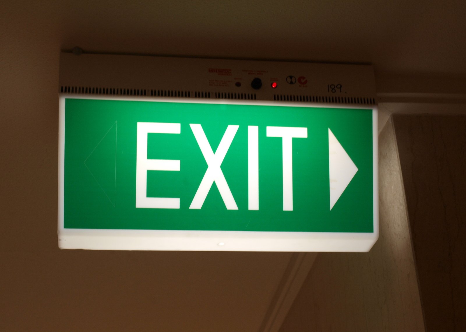 Exit Mel Wallis De Vries Samenvatting