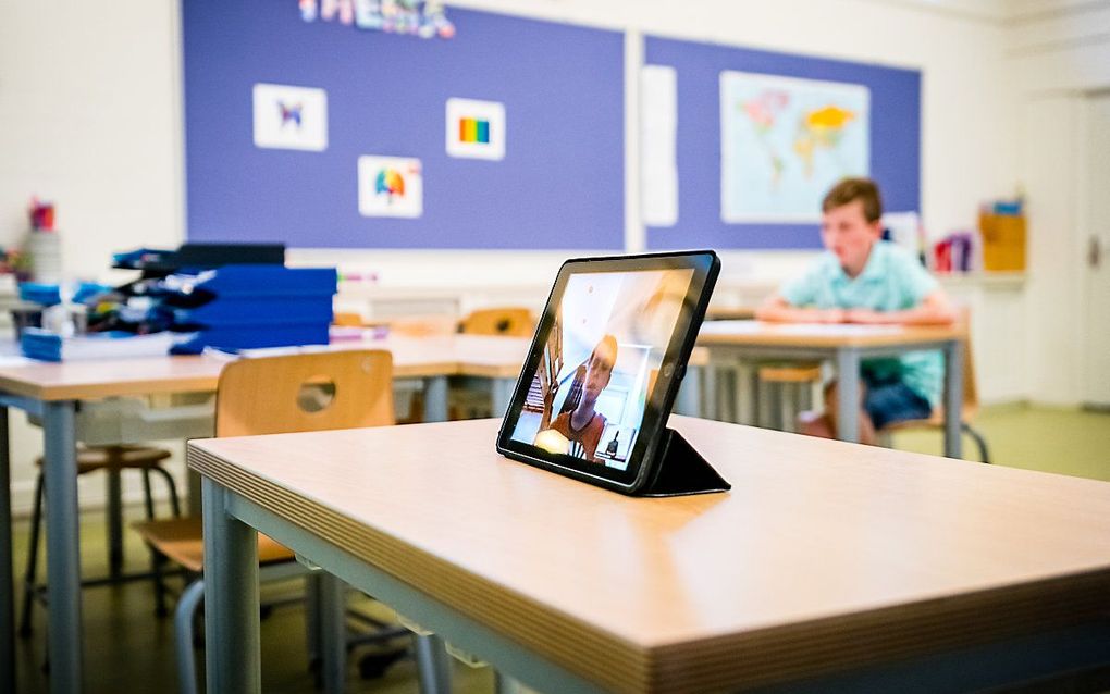 Experts: Kinderen basisschool weer af en toe naar school - Wanneer Begint De Basisschool Weer