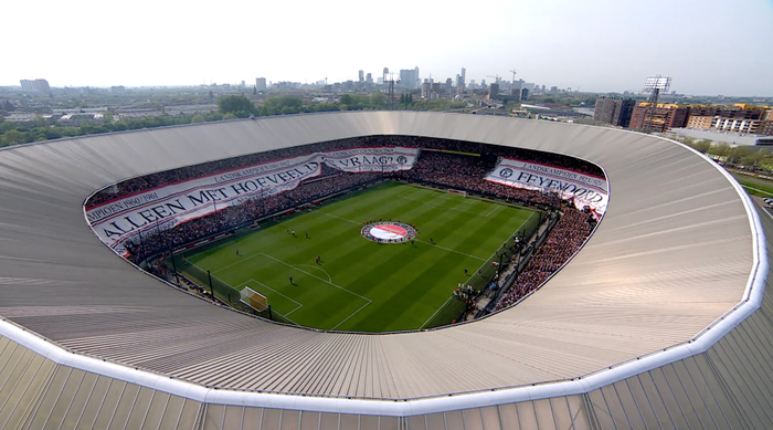 “Feyenoord, wat gaan we doen vandaag” banner - Fonts In Use - Wat Gaan We Doen Vandaag