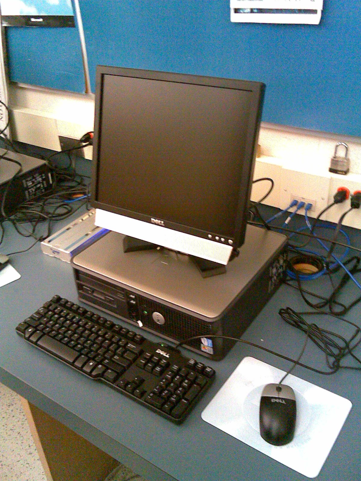 File:Desktop personal computer.jpg - Wikimedia Commons - Computer Networking A Top Down Approach