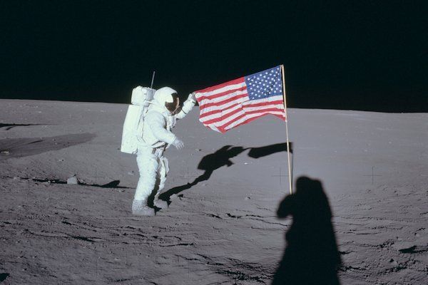 Filmpje over eerste maanlanding verkozen tot beste prank ooit - Neil Armstrong Op De Maan