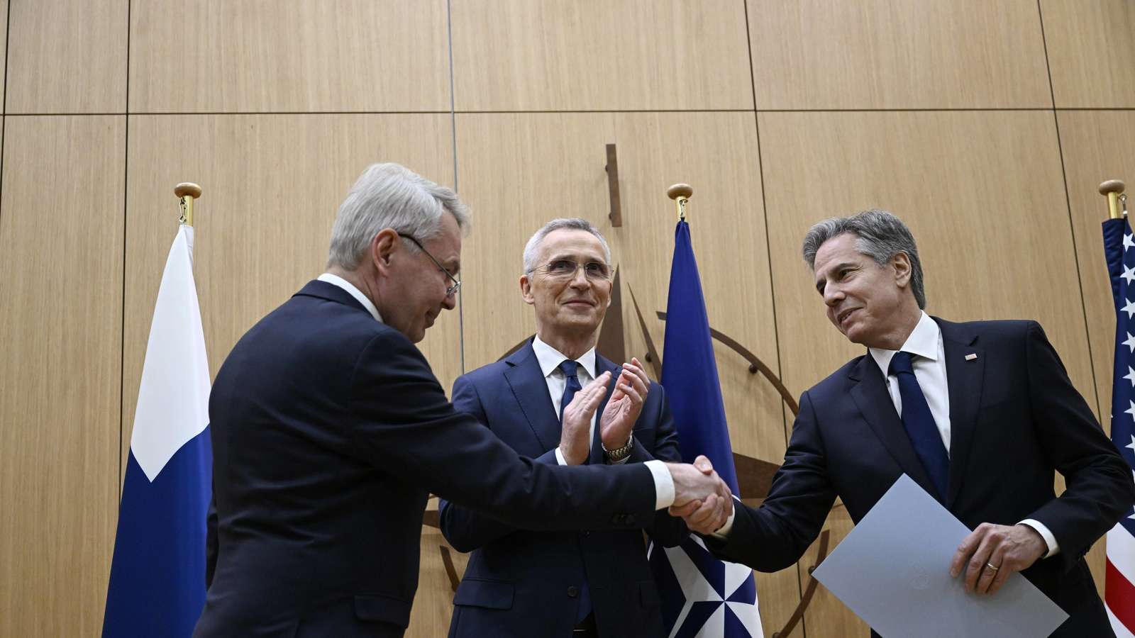 Finnland tritt offiziell in die Nato ein - Is Israel Lid Van De Navo