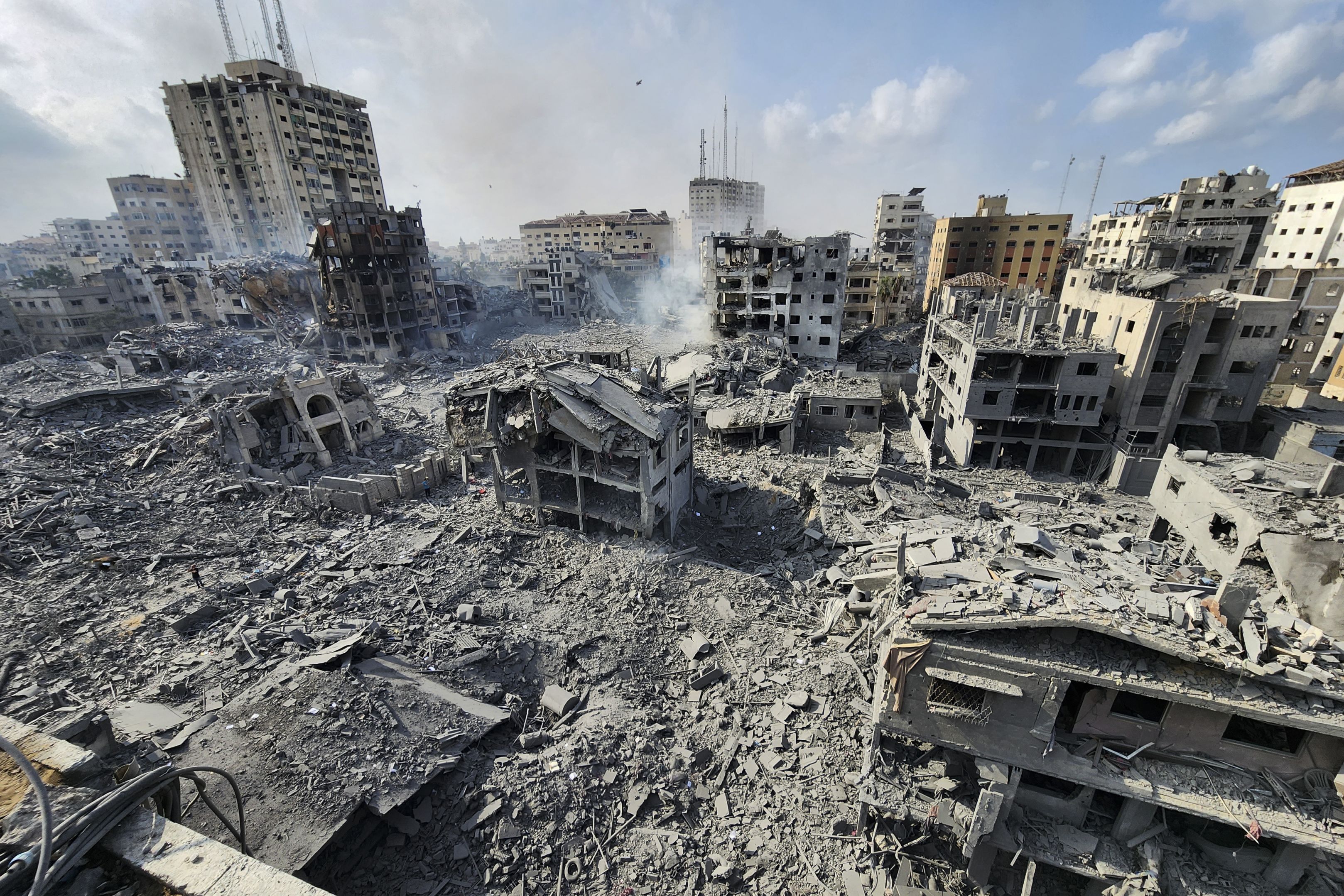 Fire and heartbreak - Israel-Hamas war in pictures | World News | Sky News - Wanneer Is De Oorlog In Oekraïne Begonnen