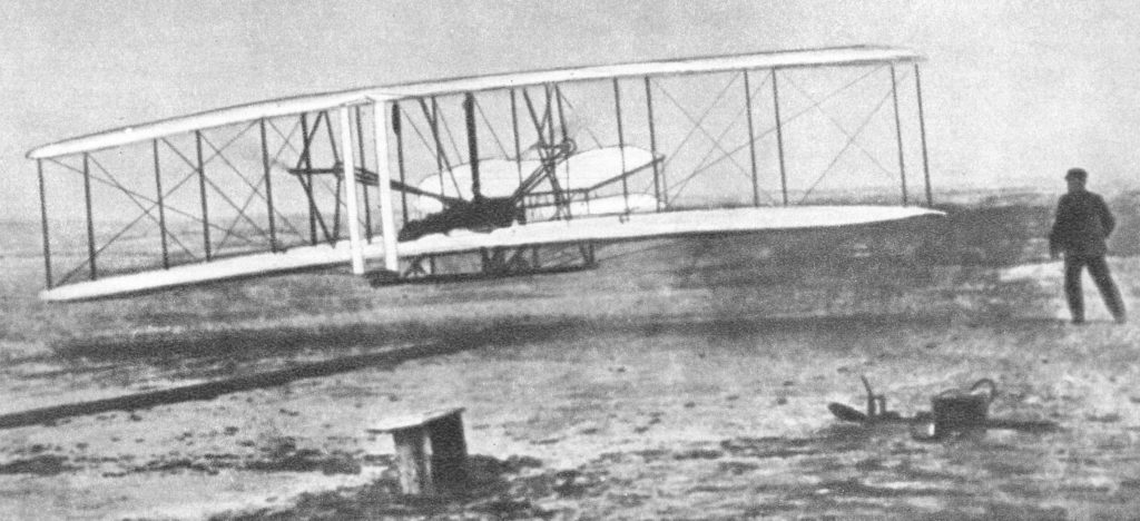 First flight of Wright Flyer, world's first powered aircraft, 1903 - Broers Die De Eerste Gemotoriseerde Vlucht