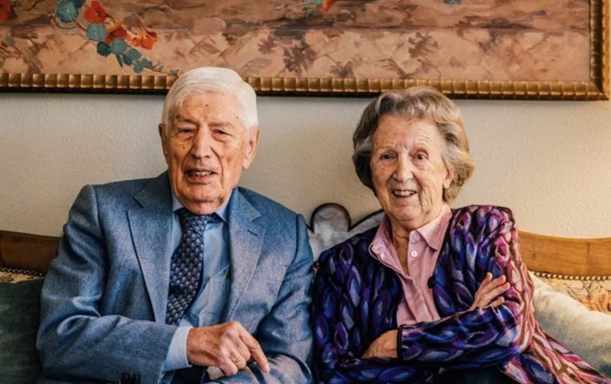 Former Dutch PM Dries van Agt and wife die hand-in-hand in rare 'double - Dries Van Agt Eugenie Van Agt