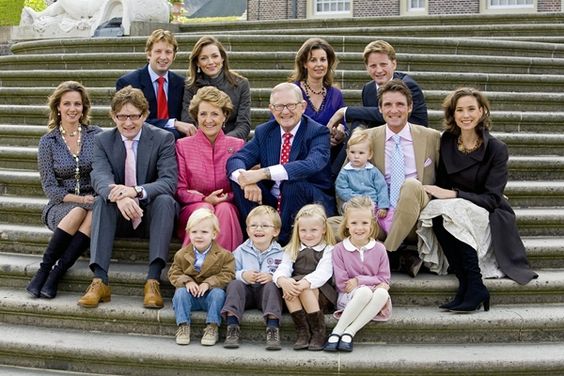 Foto van Prinses Margriet en prof.mr. Pieter van Vollenhoven met hun - Zoons Van Margriet En Pieter