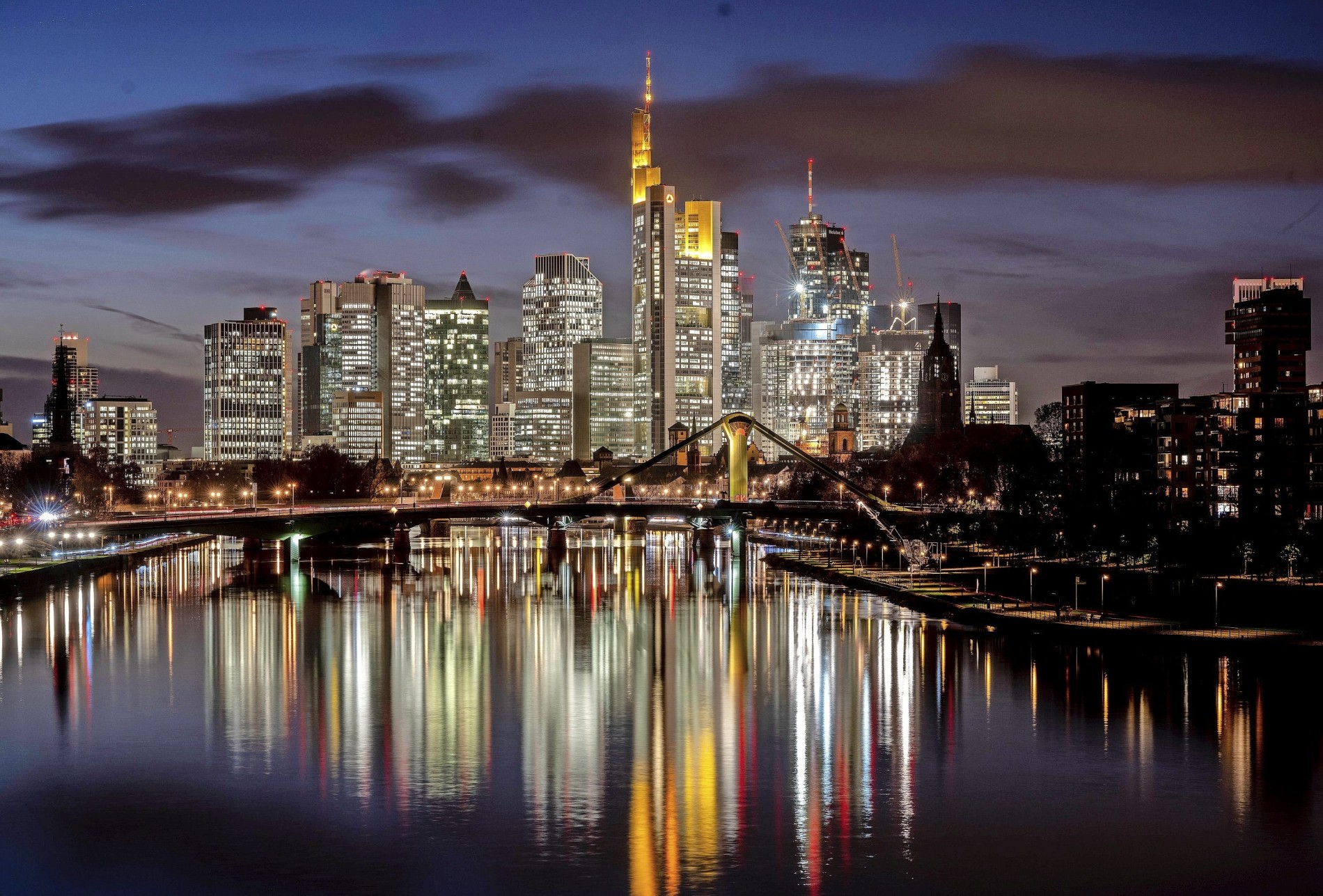 Frankfurt - RehmaRentaro - Hoeveel Inwoners Heeft Frankfurt Am Main