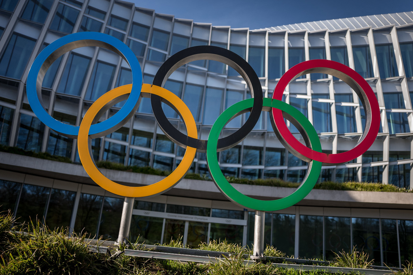 Franse veiligheidsdiensten arresteren tiener die aanslag wilde plegen - Roeien 8 Met Stuurman Olympische Spelen