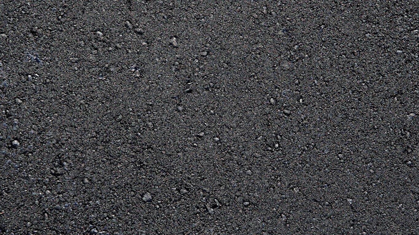 Free Asfalt asfalt Stock Photo - FreeImages.com - Asfalt Absorbeert Geluid En Voert Regenwater Goed Af
