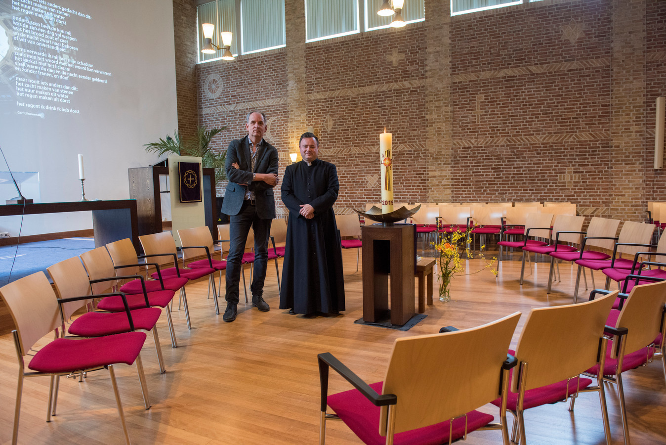 Geen mis of dienst, maar de kerk blijft open in Waalre | Foto | AD.nl - Agnus Dei Kerk Waalre