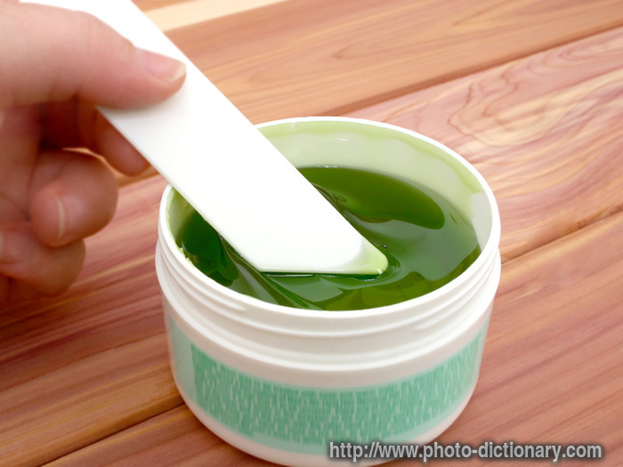 gel - photo/picture definition at Photo Dictionary - gel word and - Gel Injectie In De Heup