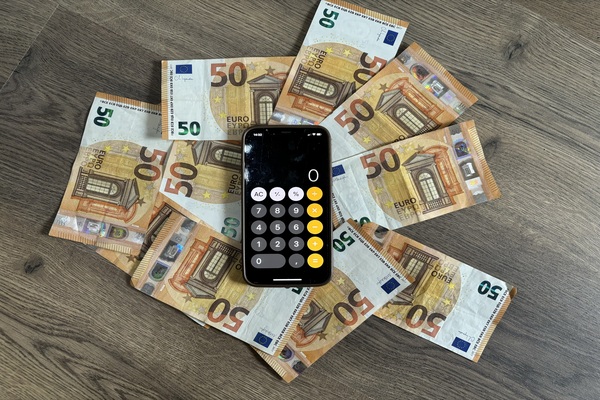 Geld lenen voor schulden: Mogelijkheden en 4 tips! - Geld Lenen Om Schulden Af Te Betalen