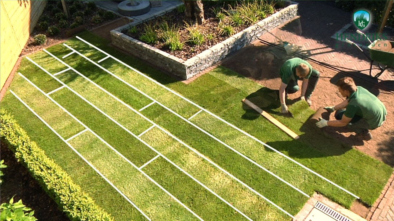 Graszoden leggen instructiefilm - YouTube - Landbouwgereedschap Om De Boven Grond Los Te Maken