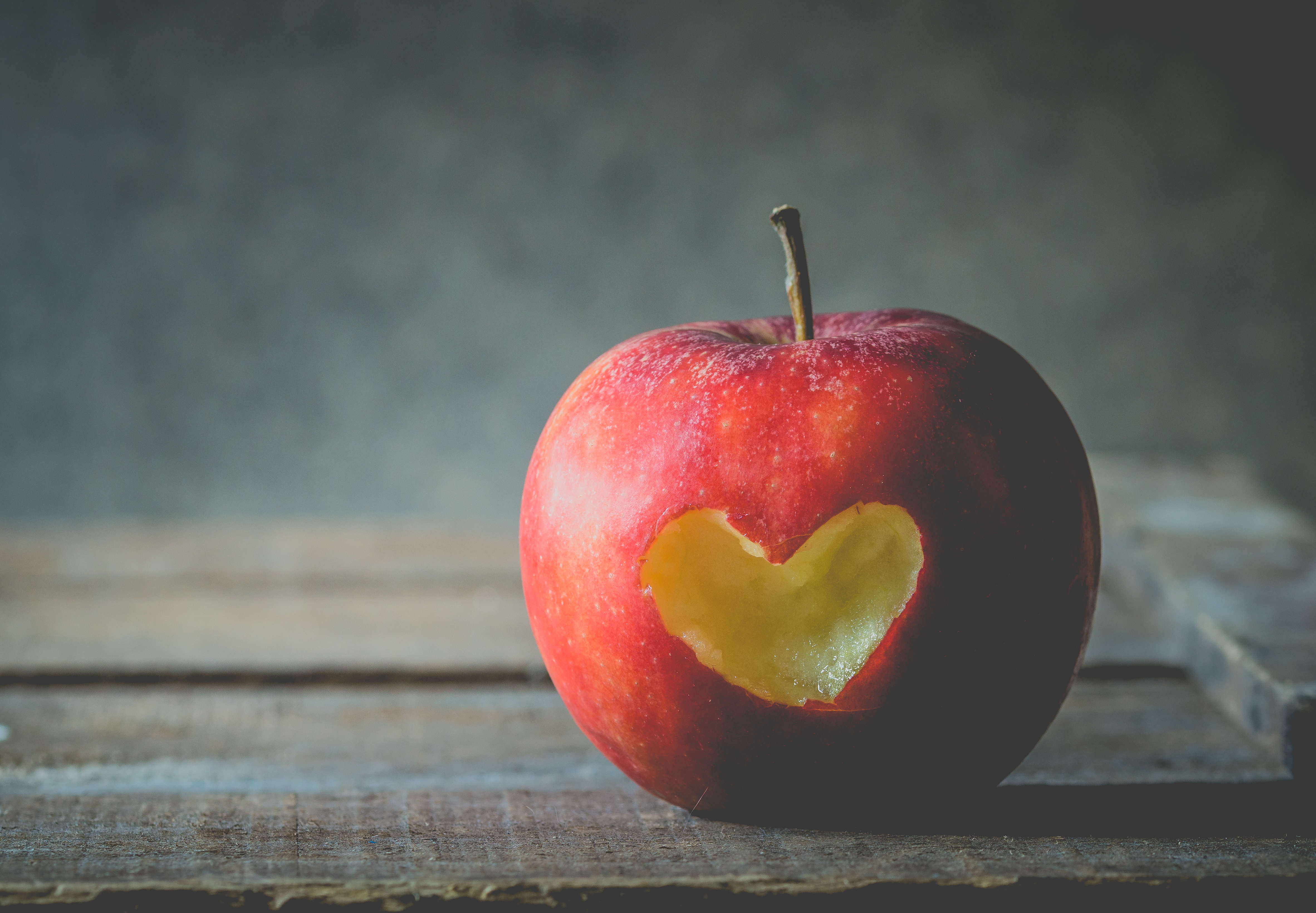 Appel Valt Niet Ver Van De Boom