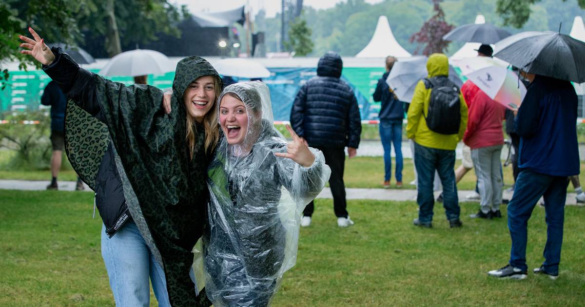 Gratis meeluisteren buiten het Rammstein-terrein: ‘150 euro voor een - Wijk 2 En 7 Meeluisteren
