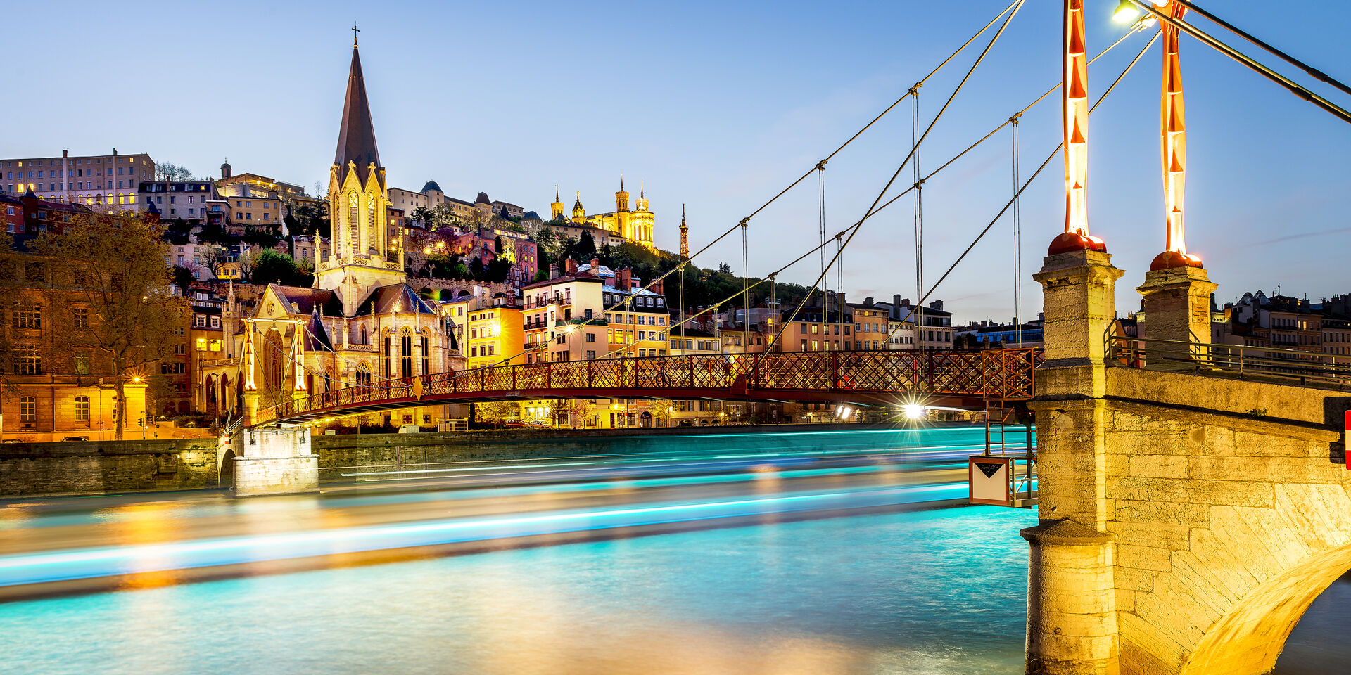 Guide touristique Lyon - Organisez votre séjour à Lyon avec Travel by - Lyon Hoofdstad Van Departement 5 Letters