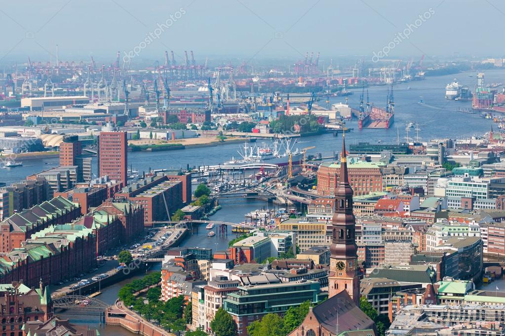 Hamburg port — Stock Photo © SergiyN #53431697 - Aan Welke Rivier Liggen Hamburg Magdeburg En Dresden