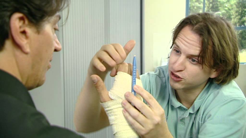 Handtherapie na de operatie: Triggerfinger - YouTube - Hoe Voelt Een Gebroken Vinger
