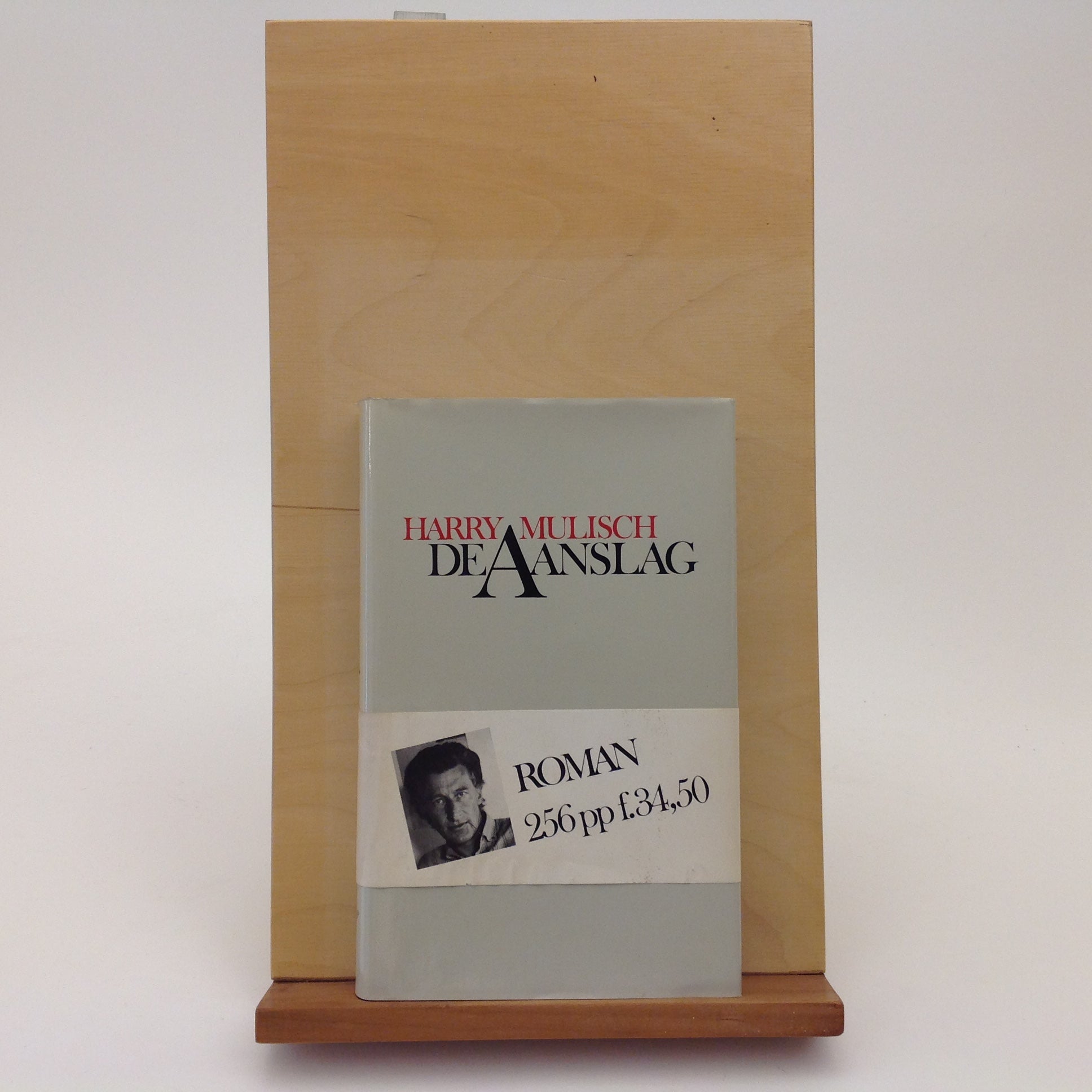 HARRY MULISCH. De Aanslag. Amsterdam: De Bezige Bij, 1982 - Samenvatting De Aanslag Harry Mulisch